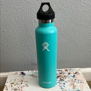 Hydro Flask Teal 24 oz. Water Bottle